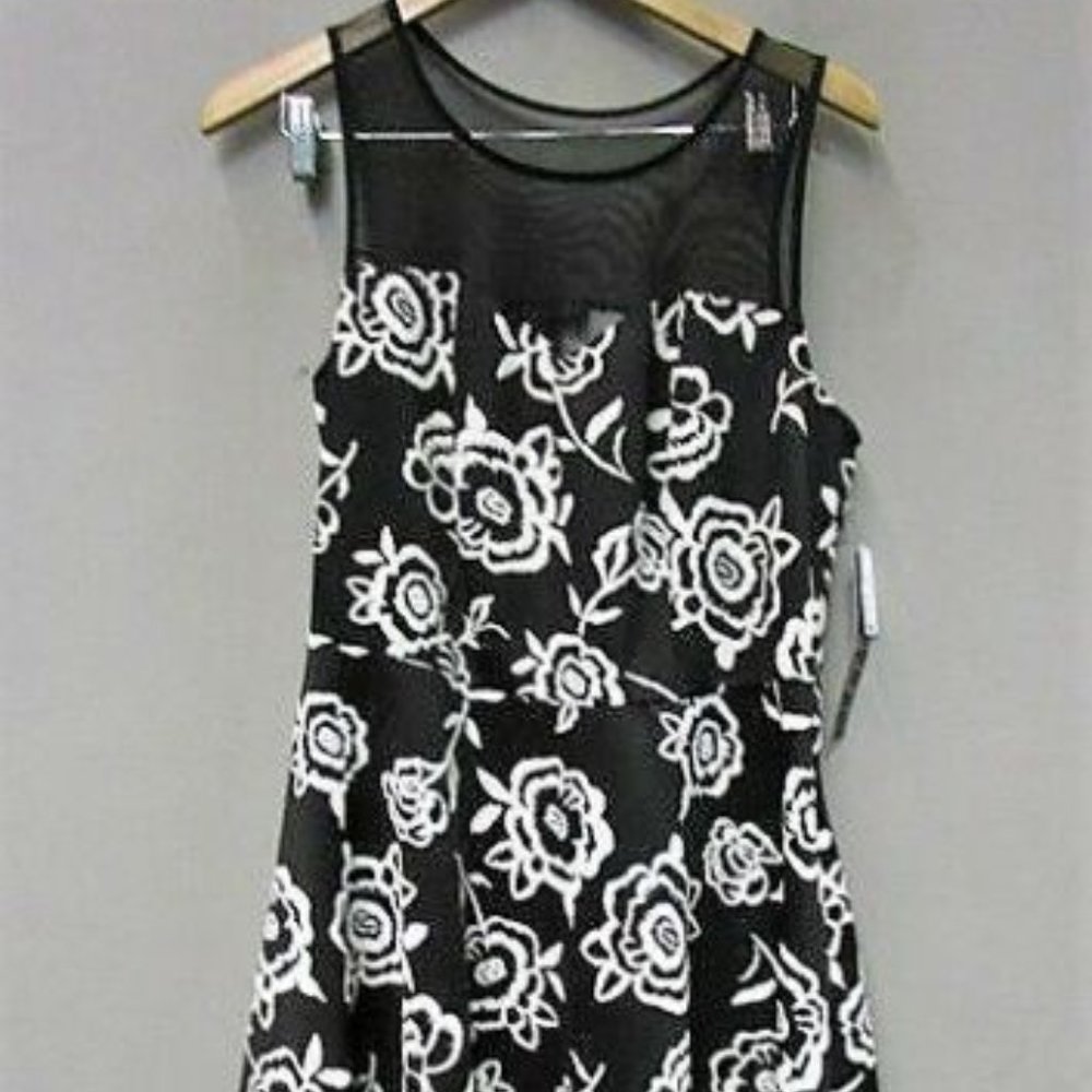 Trixxi Clothing Company Women Black With White Floral Print Dress Size 1X NWT